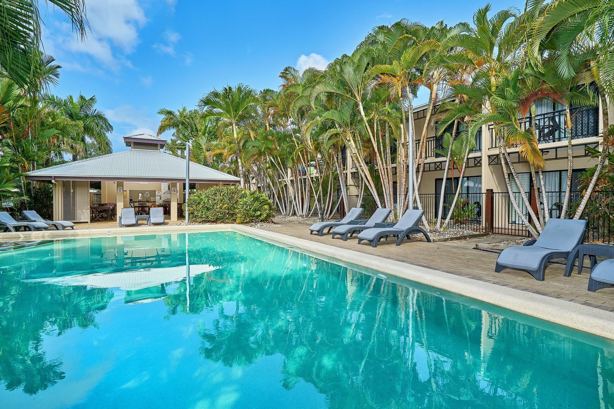 Trinity Beach Club Holiday Apartments Bagian luar foto